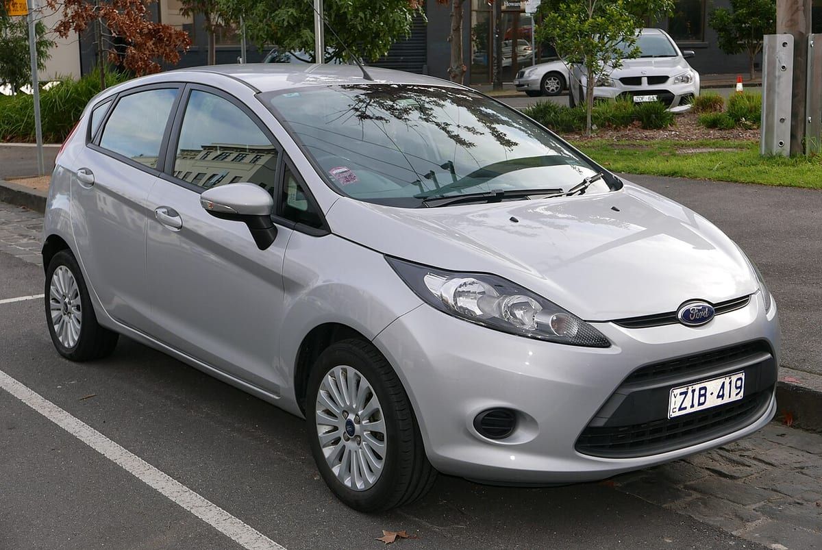 Ford Fiesta IV (1997-2002) – schematy bezpieczników i przekaźników