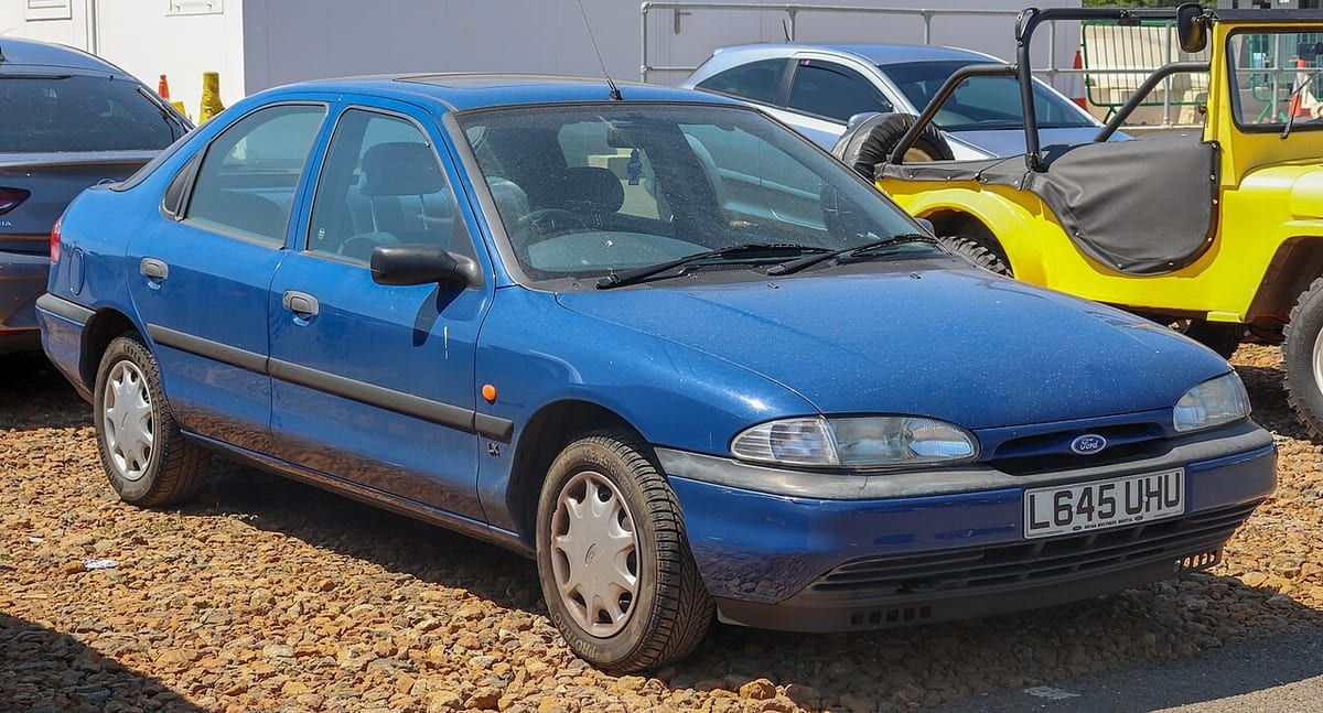 Ford Mondeo II (1996-2000) – schematy bezpieczników i przekaźników