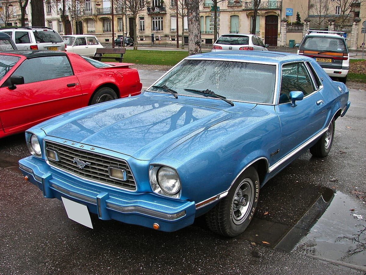 Ford Mustang II (1974-1978) – schematy bezpieczników i przekaźników