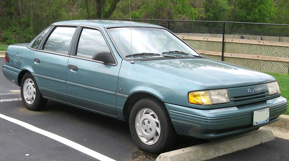 Ford Tempo (1984-1994) – schematy bezpieczników i przekaźników