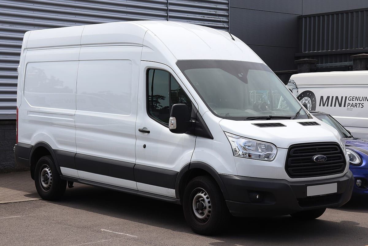 Ford Transit (2018-2019) – schematy bezpieczników i przekaźników