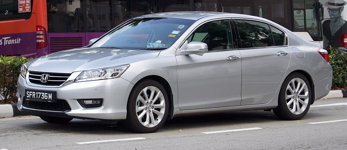 Honda Accord VII (2005) – schematy bezpieczników i przekaźników
