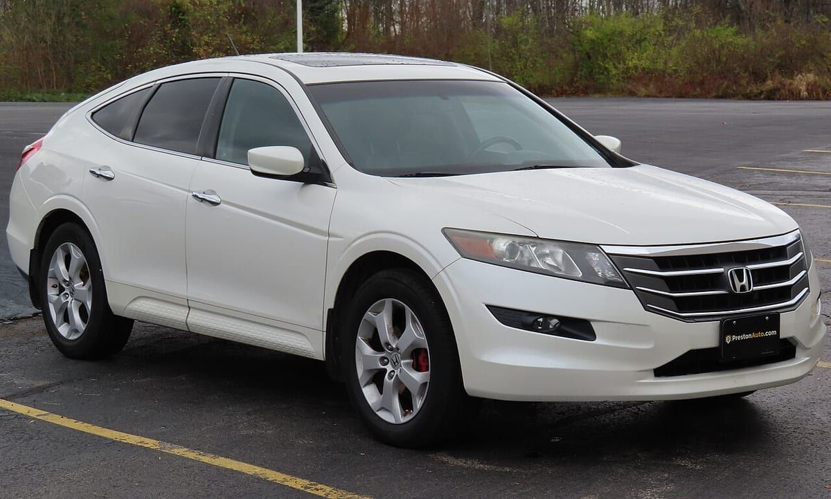 Honda Crosstour (2011-2015) – schematy bezpieczników i przekaźników