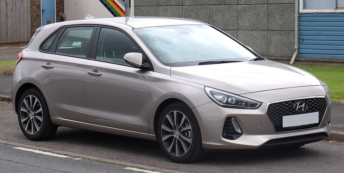 Hyundai i30 FD (2011) – schematy bezpieczników i przekaźników