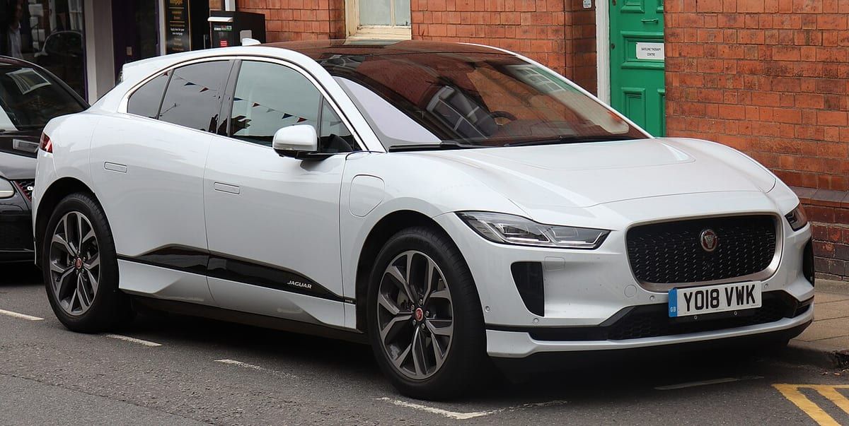 Jaguar I-Pace (2018-2020) – schematy bezpieczników i przekaźników