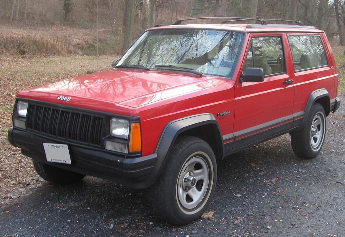 Jeep Cherokee XJ (1984-1996) – schematy bezpieczników i przekaźników