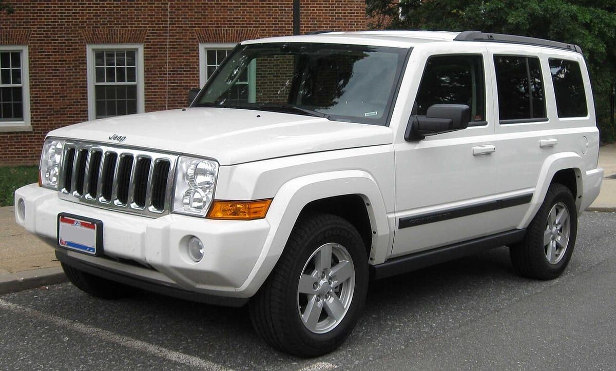 Jeep Commander XK (2006-2010) – schematy bezpieczników i przekaźników