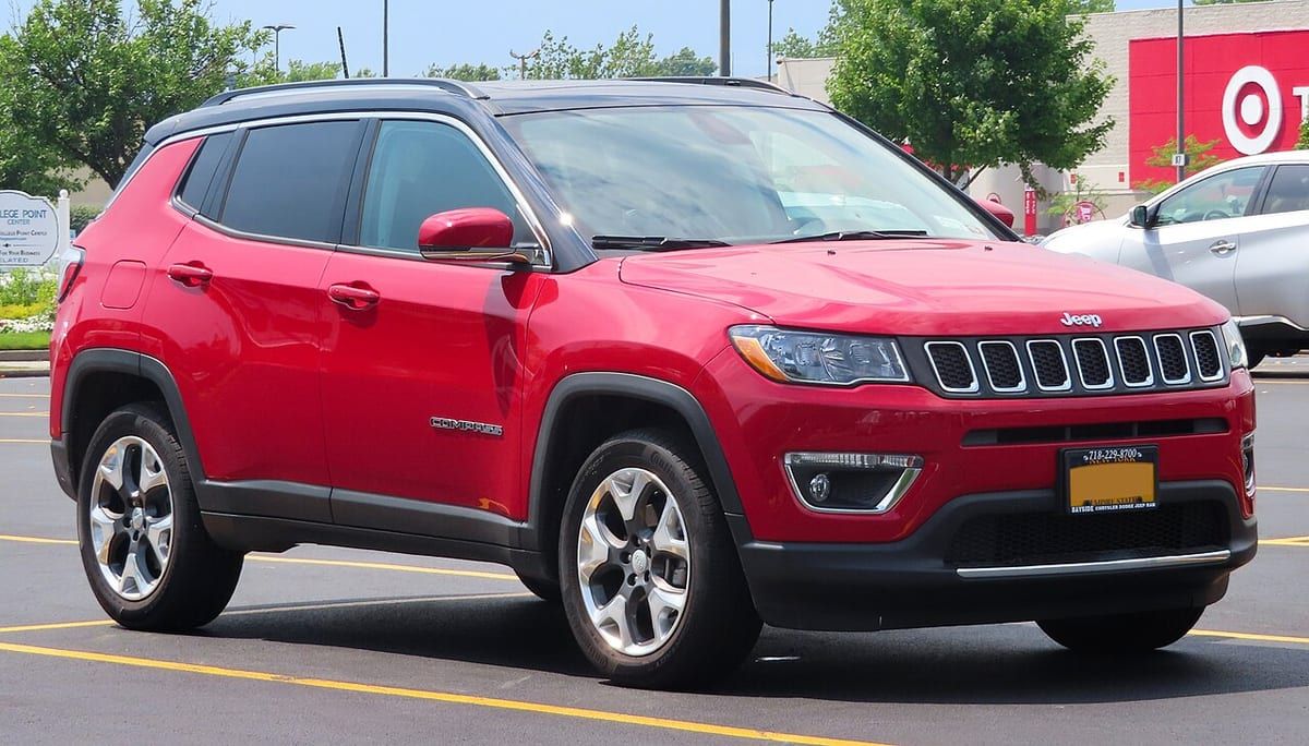 Jeep Compass MK49 (2011) – schematy bezpieczników i przekaźników