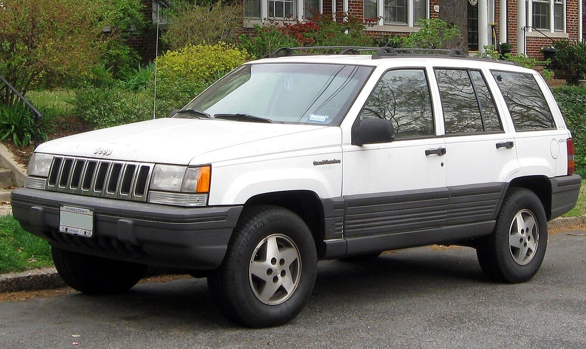Jeep Grand Cherokee ZJ i ZG (1992-1998) – schematy bezpieczników i przekaźników