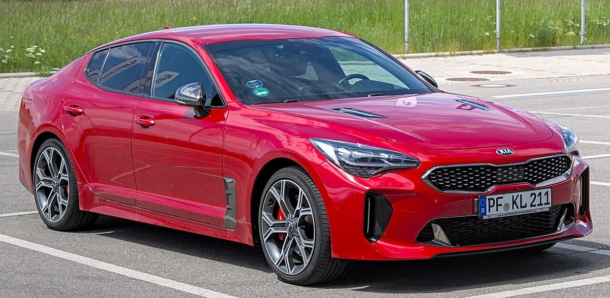 Kia Stinger (2019) – schematy bezpieczników i przekaźników