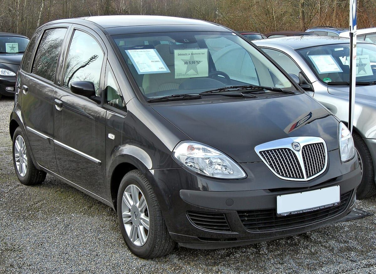 Lancia Musa (2007-2012) – schematy bezpieczników i przekaźników