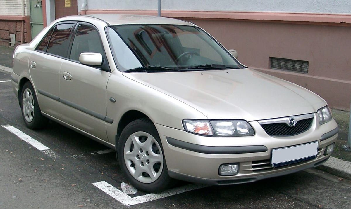 Mazda 626 (1997-2002) – schematy bezpieczników i przekaźników