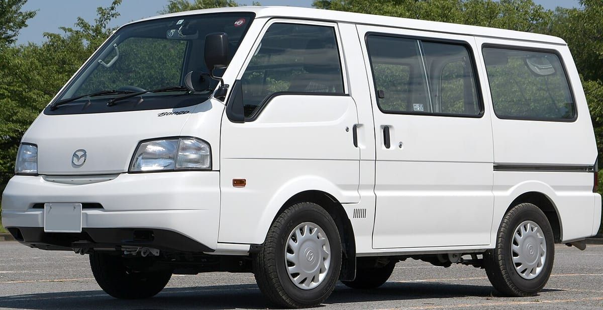Mazda Bongo (1995-2005) – schematy bezpieczników i przekaźników