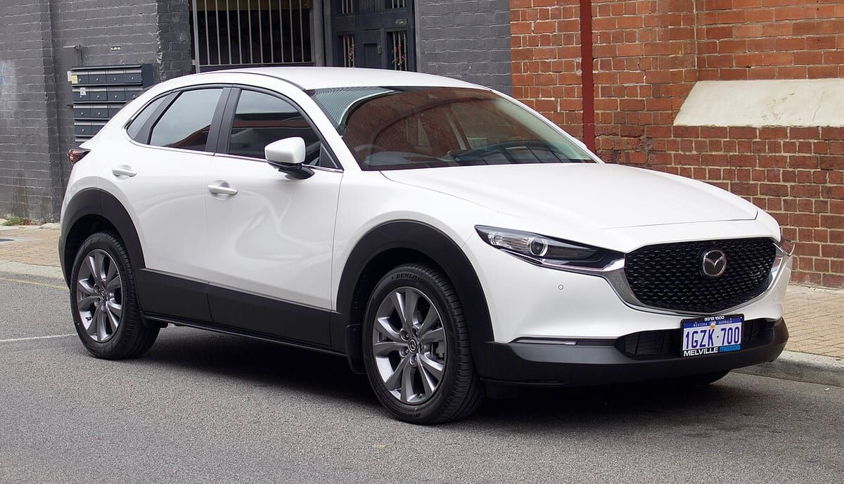 Mazda CX-30 (2021) – schematy bezpieczników i przekaźników