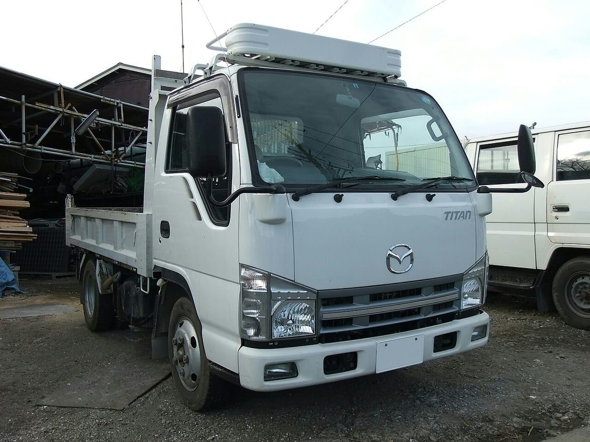 Mazda Titan (1989-2000) – schematy bezpieczników i przekaźników