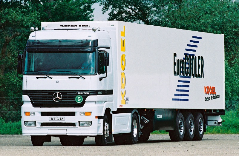 Mercedes-Benz Actros MP4 (2013-2018) – schematy bezpieczników i przekaźników