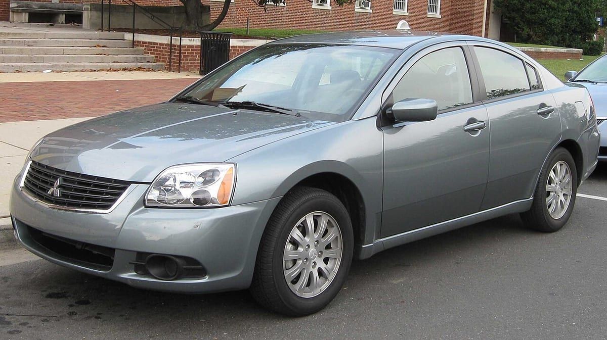 Mitsubishi Galant VIII (1996-2005) – schematy bezpieczników i przekaźników