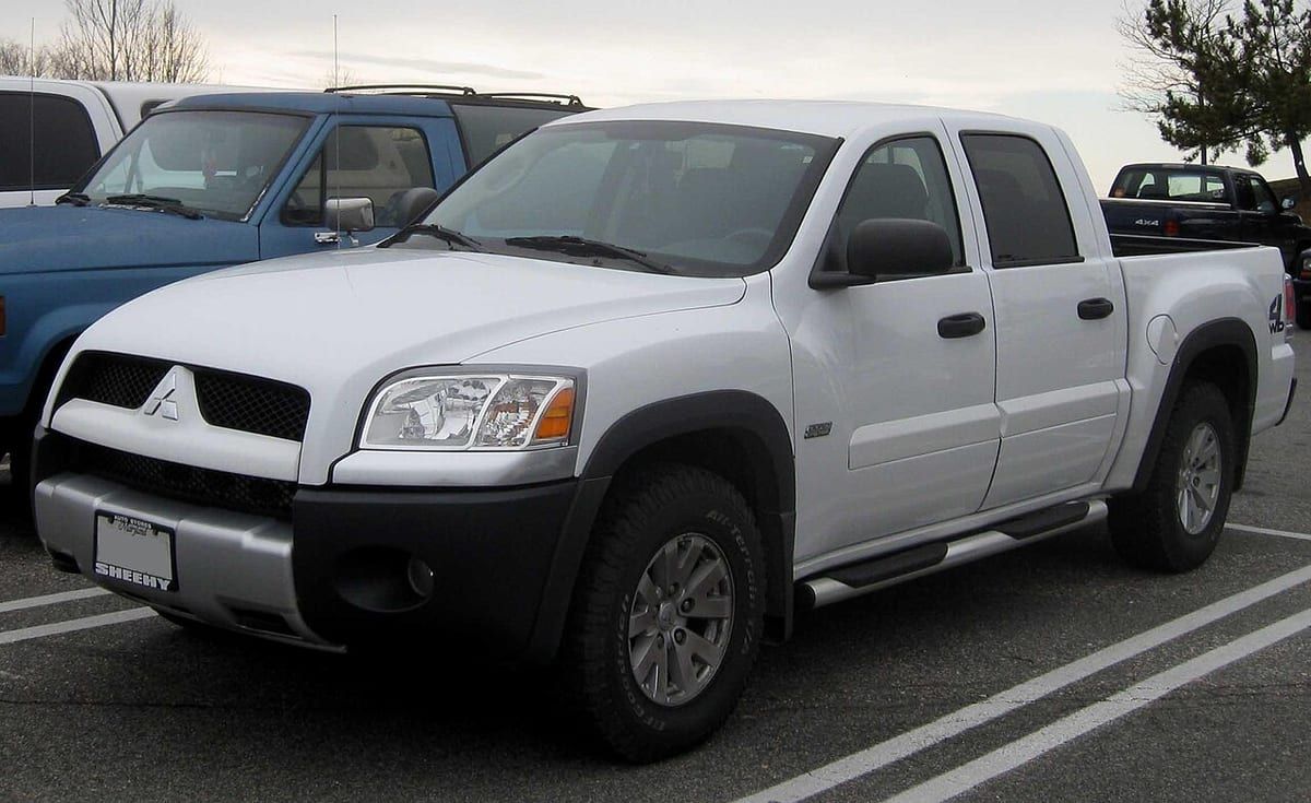 Mitsubishi Raider (2005-2009) – schematy bezpieczników i przekaźników