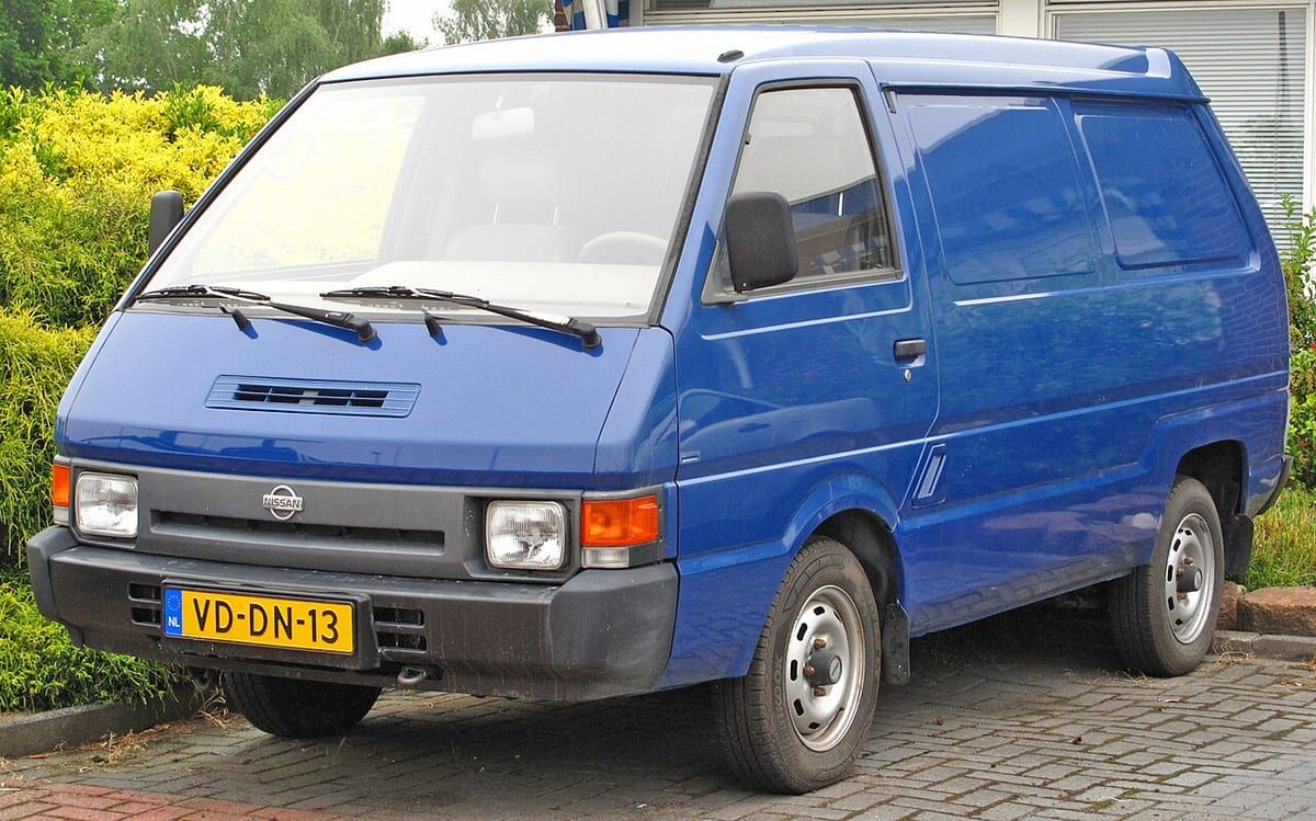 Nissan Vanette (1999-2005) – schematy bezpieczników i przekaźników