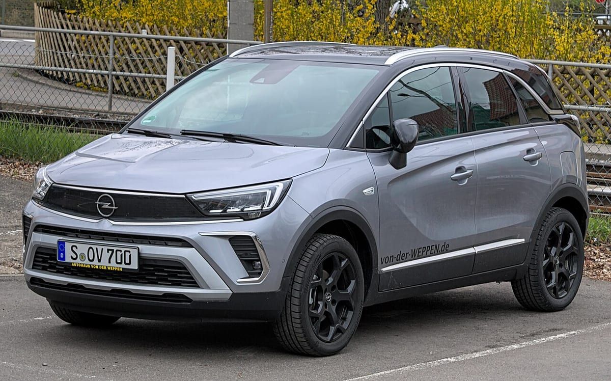 Opel Crossland (2021-2022) – schematy bezpieczników i przekaźników