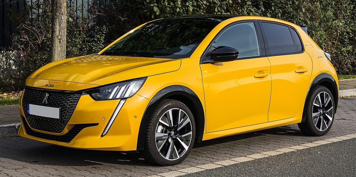 Peugeot 208 (2017-2019) – schematy bezpieczników i przekaźników