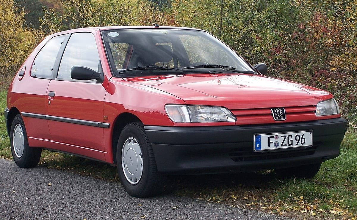 Peugeot 306 (1994-1997) – schematy bezpieczników i przekaźników