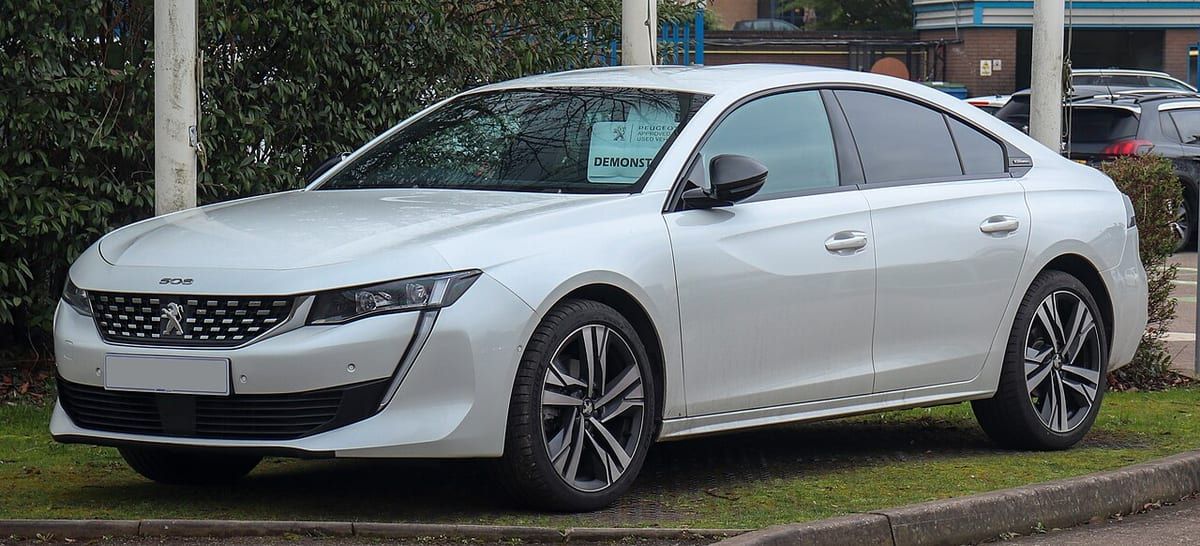 Peugeot 508 (2011-2015) – schematy bezpieczników i przekaźników