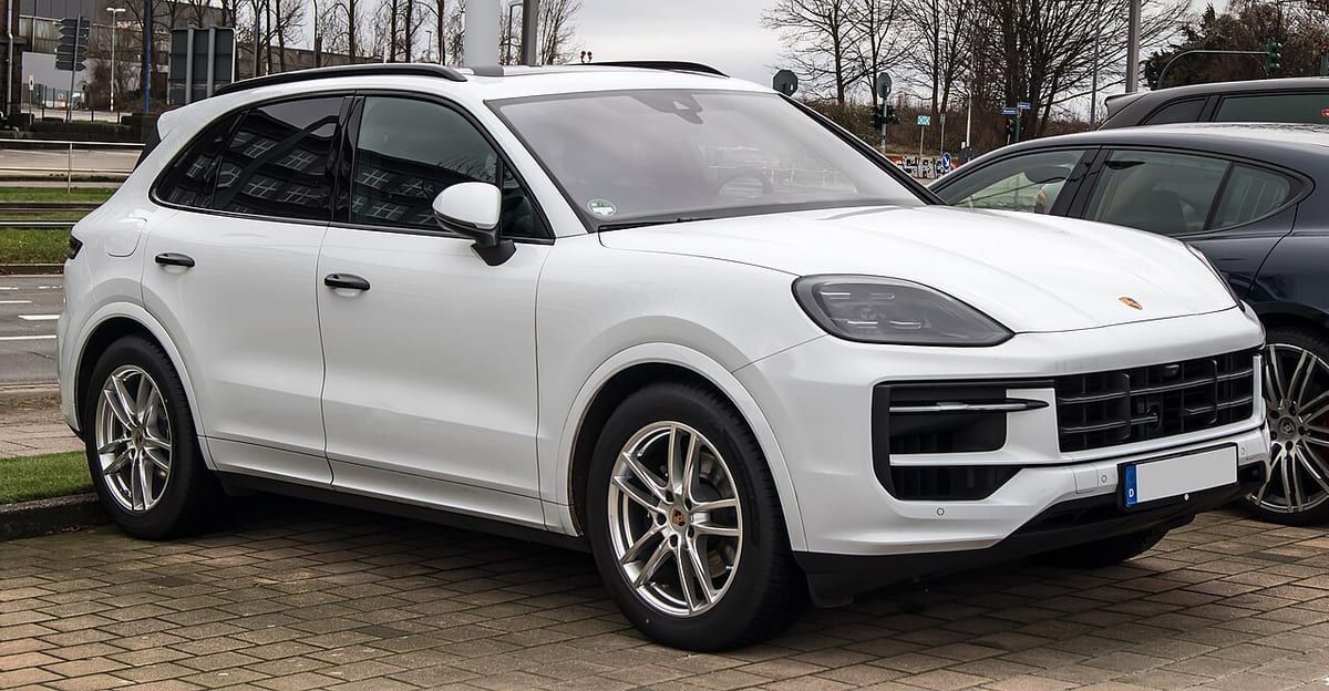 Porsche Cayenne (2011-2017) – schematy bezpieczników i przekaźników