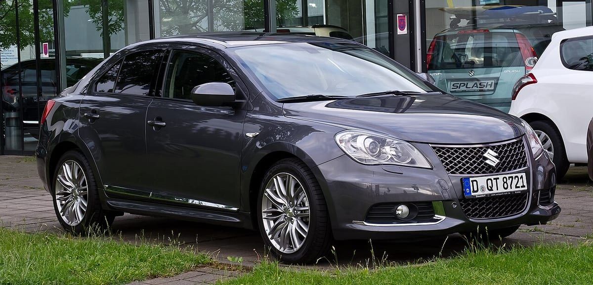 Suzuki Kizashi (2010-2014) – schematy bezpieczników i przekaźników
