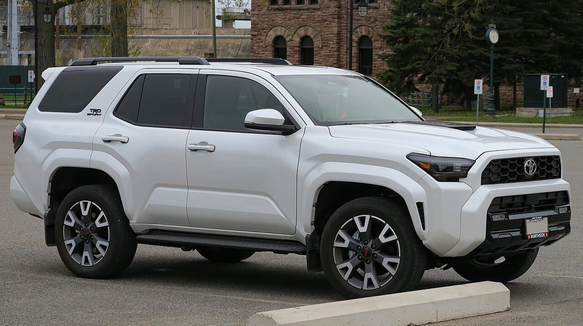 Toyota 4Runner (N280) (2010-2012) – schematy bezpieczników i przekaźników