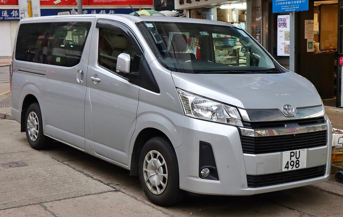 Toyota HiAce (2004-2013) – schematy bezpieczników i przekaźników
