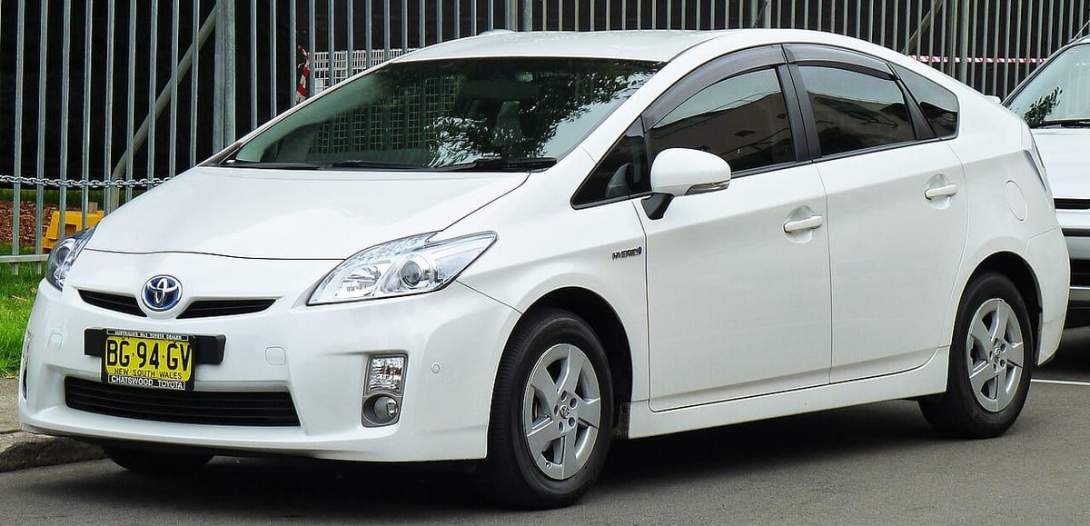 Toyota Prius (XW30) (2009-2015) – schematy bezpieczników i przekaźników