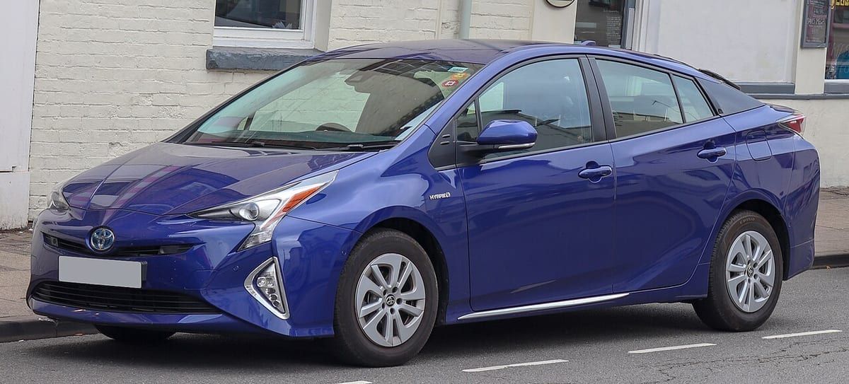Toyota Prius (XW50) (2015-2022) – schematy bezpieczników i przekaźników