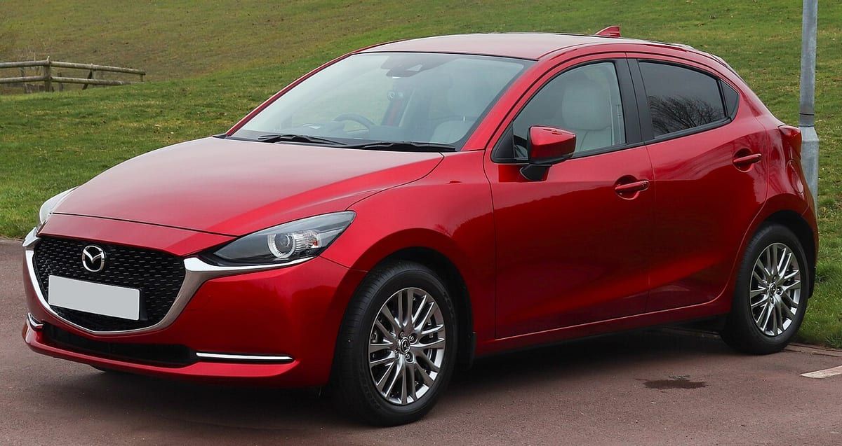 Toyota Yaris iA (DJ) (2015-2018) – schematy bezpieczników i przekaźników