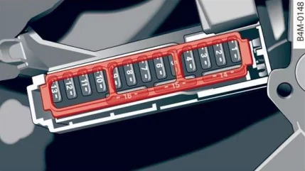 Audi A4 i S4 (B9, 8W) (2017) - schematy bezpieczników i przekaźników