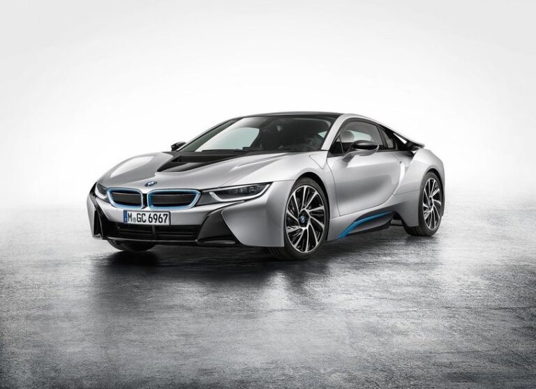 BMW i8 (2014-2021) - schematy bezpieczników i przekaźników