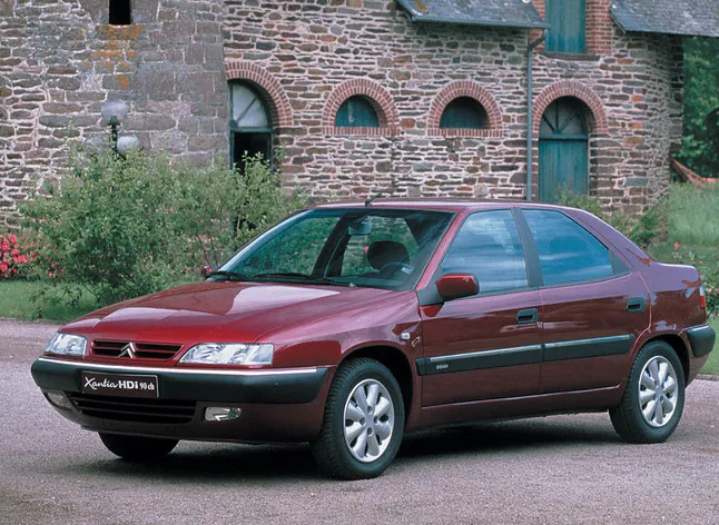 Citroën Xantia (1998-2002) - schematy bezpieczników i przekaźników