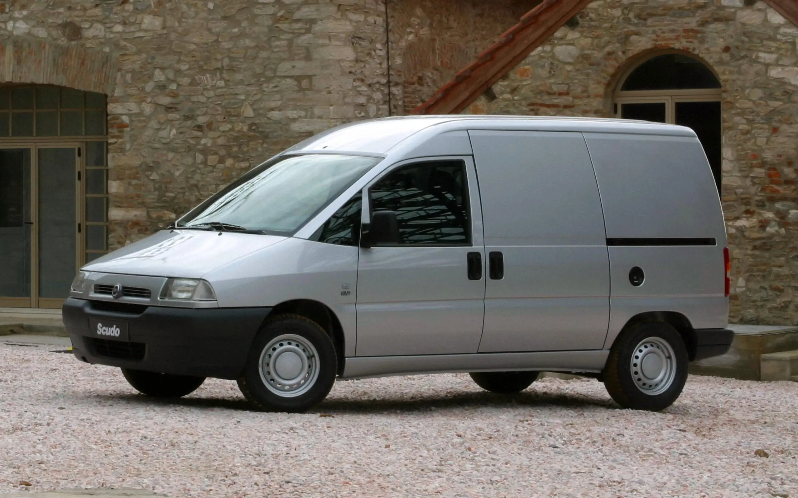 Fiat Scudo (1995-2007) - schematy bezpieczników i przekaźników