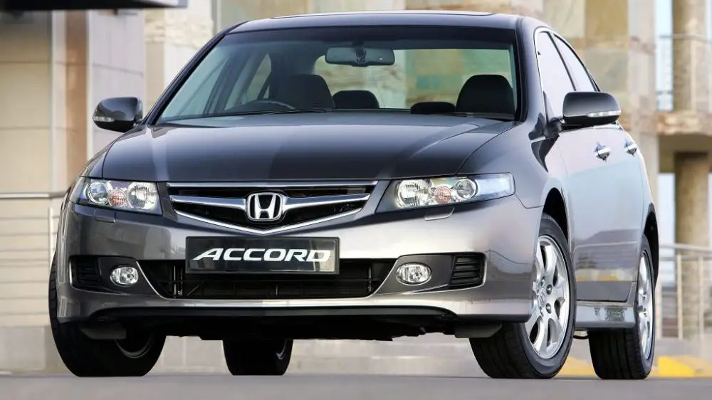 Honda Accord VII (2004) - schematy bezpieczników i przekaźników