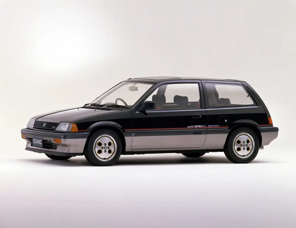 Honda Civic III (1984-1987) - schematy bezpieczników i przekaźników