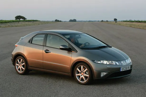 Honda Civic VIII (2006) - schematy bezpieczników i przekaźników