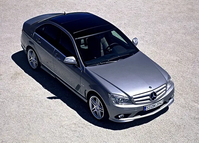Mercedes-Benz Klasa C W204 (2008-2014) - schematy bezpieczników i przekaźników