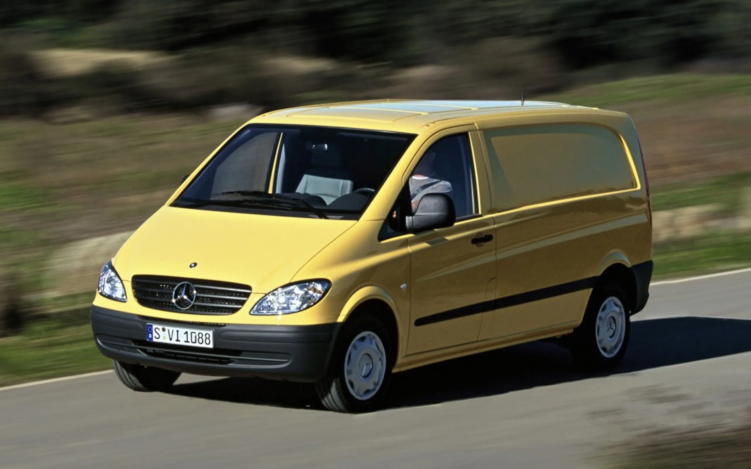 Mercedes-Benz Vito i Viano W639 (2003-2014) - schematy bezpieczników i przekaźników