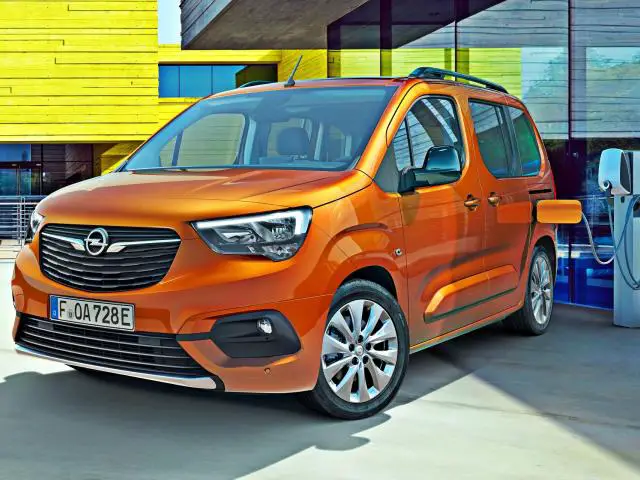 Opel Combo E (2019-2021) - schematy bezpieczników i przekaźników