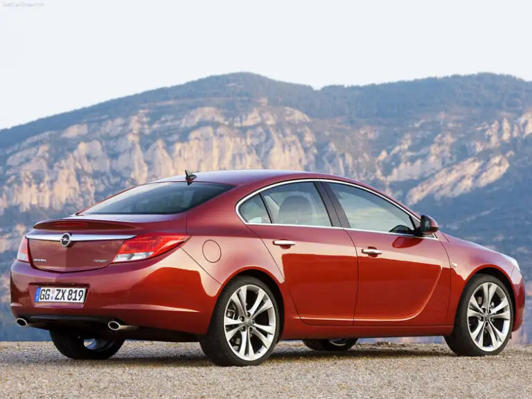 Opel Insignia A (2009-2013) - schematy bezpieczników i przekaźników