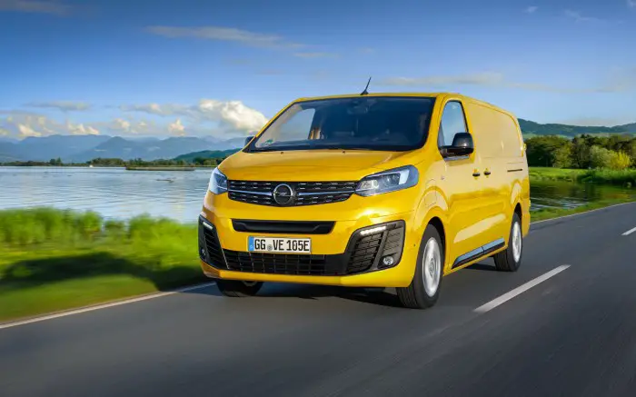 Opel Vivaro C (2019-2023) - schematy bezpieczników i przekaźników