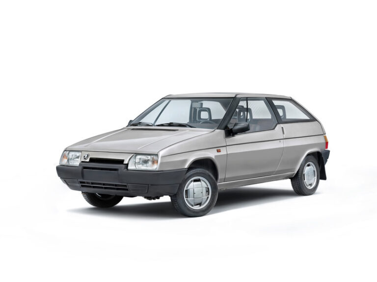 Skoda Favorit (Forman) (1987-1995) - schematy bezpieczników i przekaźników