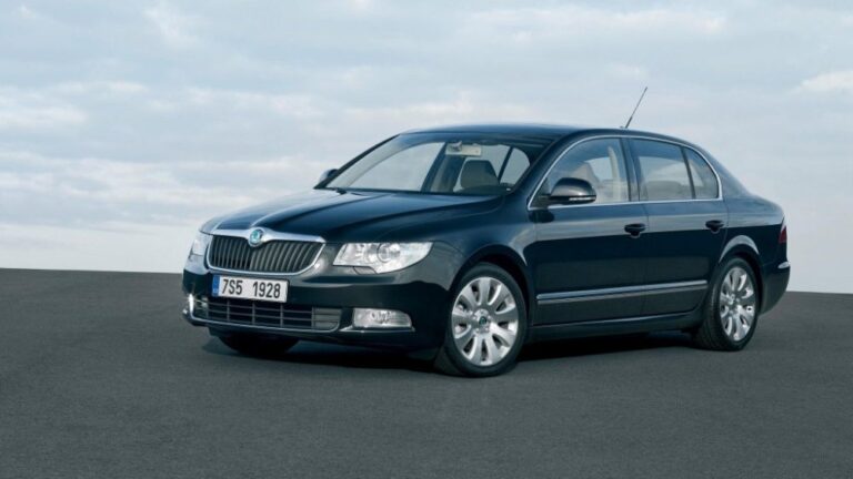 Skoda Superb II (2008-2009) - schematy bezpieczników i przekaźników