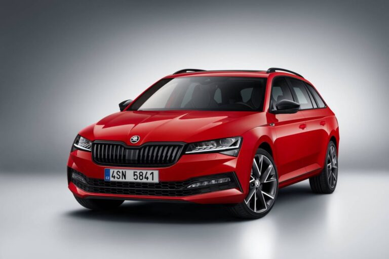 Skoda Superb III (2020) - schematy bezpieczników i przekaźników