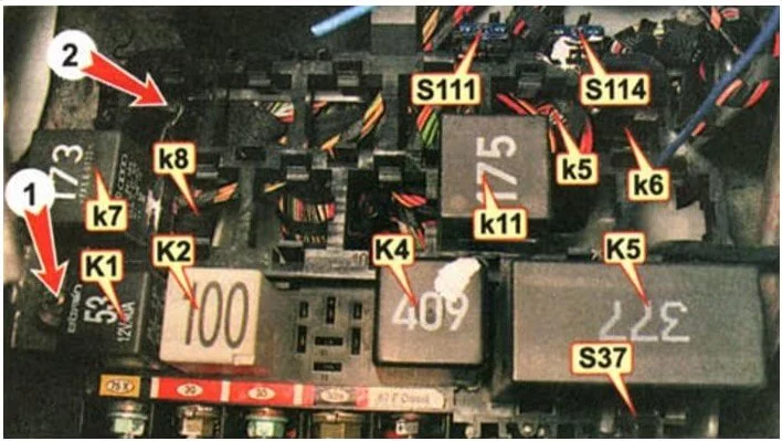 Volkswagen Bora, Vento, Jetta IV (1998-2005) - schematy bezpieczników i przekaźników